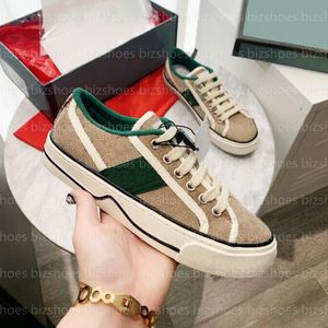 Sapatos casuais de lona de tênis 1977 Designers de luxo Sapato feminino Itália Verde e vermelho Faixa Web Solado de borracha Tênis masculino de cano baixo elástico de algodão