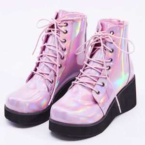 Neuer Stil Unisex-Schuhe, Punk-Keilabsatz, 7 cm, rosa holografisches Leder, Halloween-Kostüme, Gothic-Stiefeletten