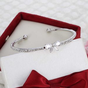 Hesiod Luxus Silber Farbe Bowknot Manschette Armreifen für Frauen Voller Kristall Strass Bogen Armbänder Armreif Q0719
