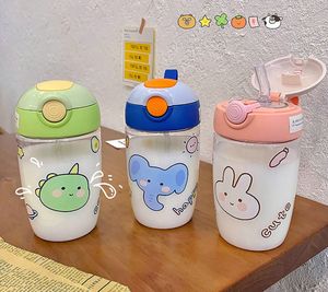 Den senaste 13.5oz baby mjölk barn, plast kaffe muggar, koppar bärbara byggda halm olika stilar, support för anpassad logotyp