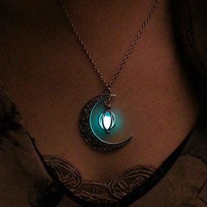 Pendant Necklaces Neo Gothic Glowing In The Dark Moon Necklace Women Pumpkin Lantern Charm Luminous For Halloween Jewelry Gifts