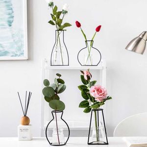 Iron Line Vase Metal Plant Hoder Artificial Flowers Vase Hydroponic Flower Pot Solid Iron Frame Container INS Home Decor 210623