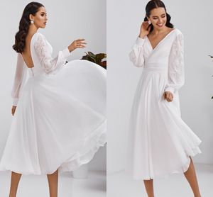 2021 Boho Beach Wedding Dress Short Sexy White / Ivory Långärmade Chiffon BrideGowns V Neck Backless Bridal Dresses Robe de Mariage