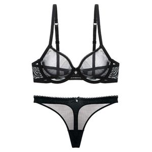 Varsbaby Summer New Mesh Lace Bra Set T-shaped Panties Cross-border E-commerce Lingerie Set Q0705