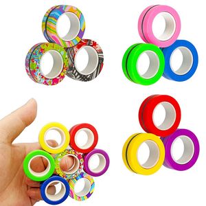 Giocattoli magnetici Anelli AntiStress Fidget Toy Magic RingTool Bracciale Finger Spinner RingTool Bambini Decompressione per adulti