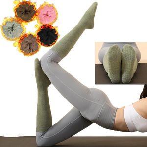 Calzini sportivi 2021 moda inverno yoga antiscivolo per donna cotone imbottito lungo pavimento Home Fitness Pilates calze addensate