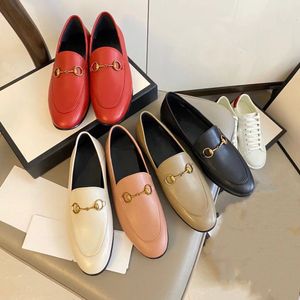 Alçak Topuk Tarzı Ayakkabılar toptan satış-100 Deri Kadın Elbise Ayakkabı Tasarımcı Ayakkabı Lüks Stil Sonbahar Bahar Dengeli Taban Ile Düşük Topuk Ve Sığ Kenar Metal Toka Moda Loafer lar Shoe1