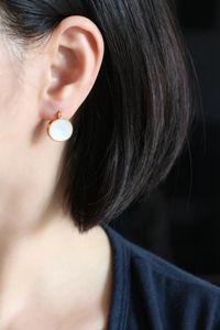 Hoop Hubgie Timeless Wonder Womance Geo Shell Hoops Серьги для женщин Goth Boho Корейский дизайнер Ювелирные Изделия Emo Egirl Hiphop Редкий рок 6354