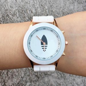 Casual Brand Women Girls 3 Leaves Leaf Clover Style Dial Silicone Band Analog Quartz Watch Ad16