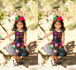 Abiti da quinceanera da bambina ricamati vintage per bambini, lunghezza del tè, maniche corte, abito da ragazza di fiori, festa di spettacolo di nozze