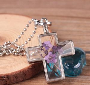 2021 Dried Flower Pendant Necklace Beautifully Elegant Imitation Crystal Resin Choker Cross Necklace Dry Flower Jewelry Fashion Glass