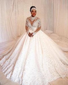 2021 Plus Storlek Arabiska Aso Ebi Lyxiga Beaded Crystals Bröllopsklänningar Sheer Neck Lace Bridal Klänningar Sexiga Bröllopsklänningar ZJ645