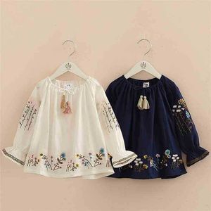 Primavera Autunno 2-10 anni Cotone Blu Navy Bianco Lungo Svasato Tromba Manica Ricamo Bambino Bambini Ragazze Nappe Camicette Camicia 210331