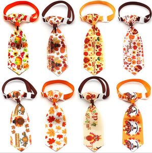 Thanksgiving Pet Tie Dog Apparel Fashion Print Turkiet Maple Leaf Dogs Bow Slipsar Party Decoration Tillbehör Partihandel