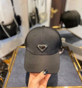 2021 Summer Designers Chapéu de balde de beisebol boné azul marinho para homem e mulher Moda Stingy Brim Respirável Casual Chapéus ajustados Gorro Casquette Várias cores