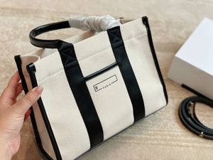 2021 Märke Luxury Canvas Shopping Bag Tote Ciaga Lätt och mångsidig designer Handväska Messenger Bags Storlek 28 * 21cm