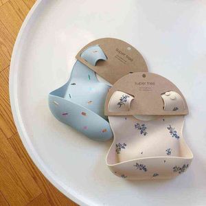 Ins Style Print Baby Bibs Vattentät Soft Silicone Baby Feeding Stuff Cute Pattern Kids Girl Boy Toddler Justerbar Barn Bib 211117