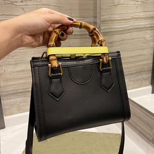 Designer Diana Bamboo Handle Tote Bag 2021s Italy Brand Women Genuine Leather Mini Totes Handbags Woman Square Crossbody Shoulder Handbag Luxurys Designers Bags