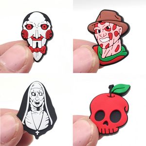 PCV Sport Dekoracje Buty Urok Części Akcesoria Charms Bransoletki Przyciski Nadgarstek Przyciski Klamry Party Halloween Czaszka Cartoon Prezent