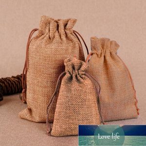 50 sztuk Hessian Jute Sznurek Pokrowiec Burlap Torby Ślubne Favors Party Christmas Gift Biżuteria Worek Worzaki Pakowy Torba S30 Cena Factory Expert Design