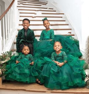 Puffy Emerald Green Wedding Sukienka dla Gość Kwiat Gilr Dresses 2021 Koronki Wielopiętrowy Wzburzony Tulle Pół Rękawy Formalne Suknie Wieczorowe Toddler