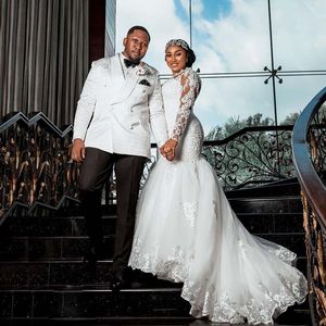 2021 New African Lace Mermaid Wedding Dresses Long Sleeve Appliqued Sexy Keyhole Back Custom Made Vintage Bride Wedding Dress Bridal Gowns