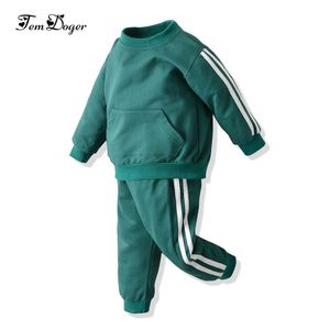 Tem Doger Conjuntos de Roupas de Bebê Outono Bebê Menino Meninas Roupas 2PCS Conjuntos de Lã com Capuz Calças Bebes Agasalho Roupas Esportivas 210317