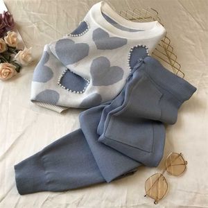 Koreansk sommar kärlek tryckt stickad 2 stycke set Kvinnor Kortärmad Beading Sweater Toppar + Caprisbyxor passar rosa Casual Tracksuit 211221