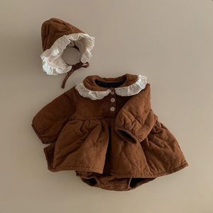 Milancel vinter nya baby tjejer kläder spets toddler tjejer en bit tjockna varma tjejer bodysuit fri hatt 210315