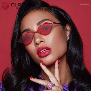 Red Mouth Shaped Sunglasses Women Anomaly Lip Shades Lady Unique Brand Designer Eyeglasses Transparent Ocean Lenses1