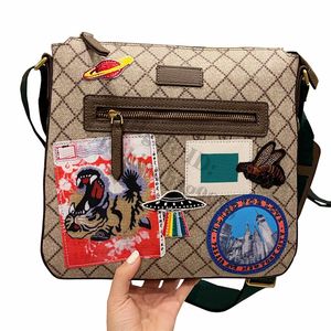 Top Quality Office Homens Pasta Crossbody Bags Tamanho 29 * 27cm Unisex M Quadrado Couro de couro bolsas de ombro de luxo saco de mão com decoração colorida