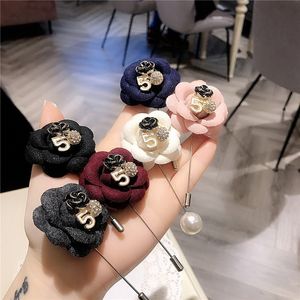 2020 Korea Style Enkel Pearl Camellia Blommor Brosch Bow Söt Broscher Pins För Flicka Kvinnor Mode Smycken Tillbehör