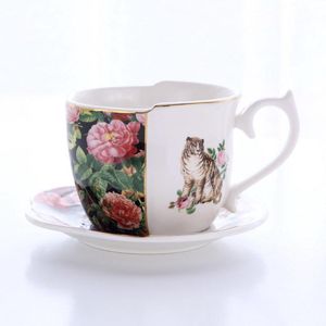 Canecas Estilo Europeu Retro Retro Luxo Tiger Rosa Rosa Irregular Celemic Coffee Cup Plate Small Tarde Tarde Conjunto de chá