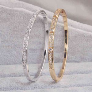 Cor de ouro charme pulseiras pulseiras para mulheres presentes de aniversário cobre Cobic Zirconia punho braclet femme dubai moda jóias