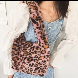 Kvällspåsar Lady Designer Soft Leopard Totes Fluffy Plush Messenger Bag Women Book axel Ganska shoppinghandväska justerbar tote