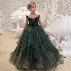 Off Shoulder Ball Gown Lace Flower Girl Dresses Scoop Neck Appliqued Sweep Train Tulle Tulle First Communion Dress