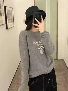 Autumn and winter the latest brand P design women's sweater fashionable England wind leisure printing letter wool sweaters