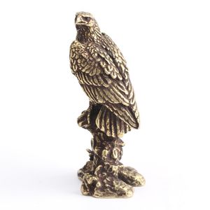 Mosiądz Fengshui Handmade Fortune Eagle Statua Home Office Decoration Hawk Figurka Craft Desktop Ornament Prezenty C0220