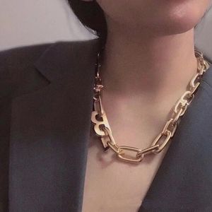 Frauen Dicke Halskette großhandel-Titan Stahl Anhänger Great B Brief Dicke Kette Armreif Mode Persönlichkeit Frauen Übertriebene robuste Art Halskette