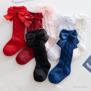 GÜZ Bebek Kız Ilmek Çorap Moda İspanyol Saray Tarzı Bebek Yürüyor Çift Yaylar Prenses Çorap Sevimli Çocuklar Diz Sockses D024