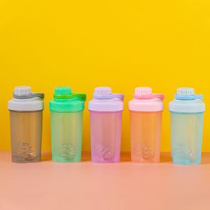음료를위한 500ml 간단한 물병 플라스틱 누출 방지 스포츠 병 단백질 셰이커 물병 음료웨어