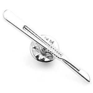 Liten silverfärg skalpell brosch kirurgisk kniv lapel pins medicinska anatomiska verktyg smycken gåvor för läkare läkare