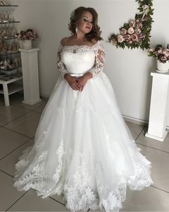 Anmutige Langarm-Spitze-Brautkleider, A-Linie, Applikationen, sexy Schlüsselloch-Rücken, Bateau-Ausschnitt, Plus-Size-Brautkleider aus elfenbeinfarbenem Tüll, Hofschleppe, Country-Strand