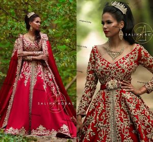 Muslim Bröllopsklänningar med sjal Cape Red Gold Lace EmbroDiery Långärmad Marockansk Kaftan Islamic Dubai Bridal Dress