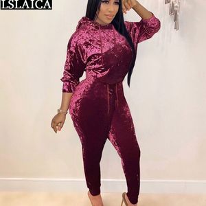 Velour Trainingsanzug 2 Stück Outfits für Frauen Hosen und Langarm Kapuze Top Zwei Set Herbst Mode High Street Lounge Wear 210520