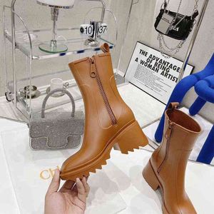 2021 Yeni kare ayak parmağı yağmur botları kadınlar için tıknaz topuk kalın taban ayak bileği botları tasarımcısı chelsea botlar bayanlar kauçuk bot yağmur ayakkabıları h11157