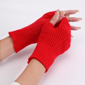 Vijf Vingers Handschoenen Vrouwen Stijlvolle Hand Warmer Winter Vrouwelijke Halve Vinger Arm Haak Breien Hart Mitten Warm Vingerloos