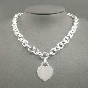 S925 Gümüş Kolye Kadınlar için Klasik Kalp şeklinde Kolye Charm Zincir Kolye Lüks Marka Takı Kolye Q0603