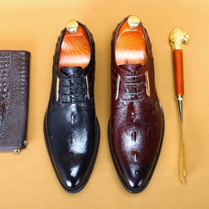 Sznurowanie męskie buty formalne włoski oryginalny skórzany biznes weselny Oxford Brogue buty czarne wino czerwony spiczaste palce u stóp butów