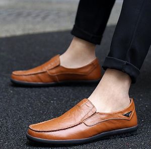 Men's manufacturers 8019 summer casual shoes fashion leather lazy pedal driver driving peas Comfortable and durable shoe
